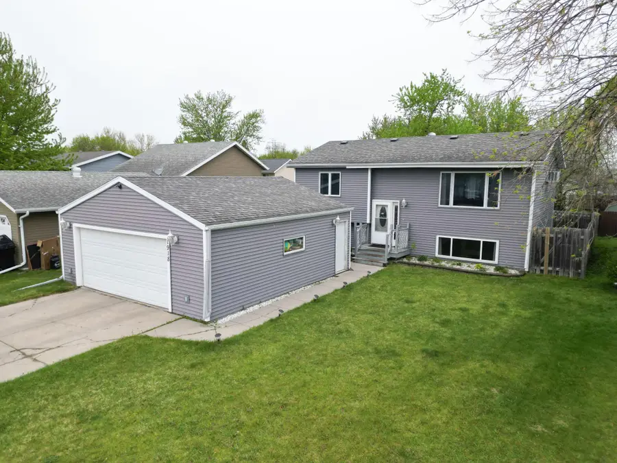 1918 5 Avenue E, West Fargo, ND 58078 - #2