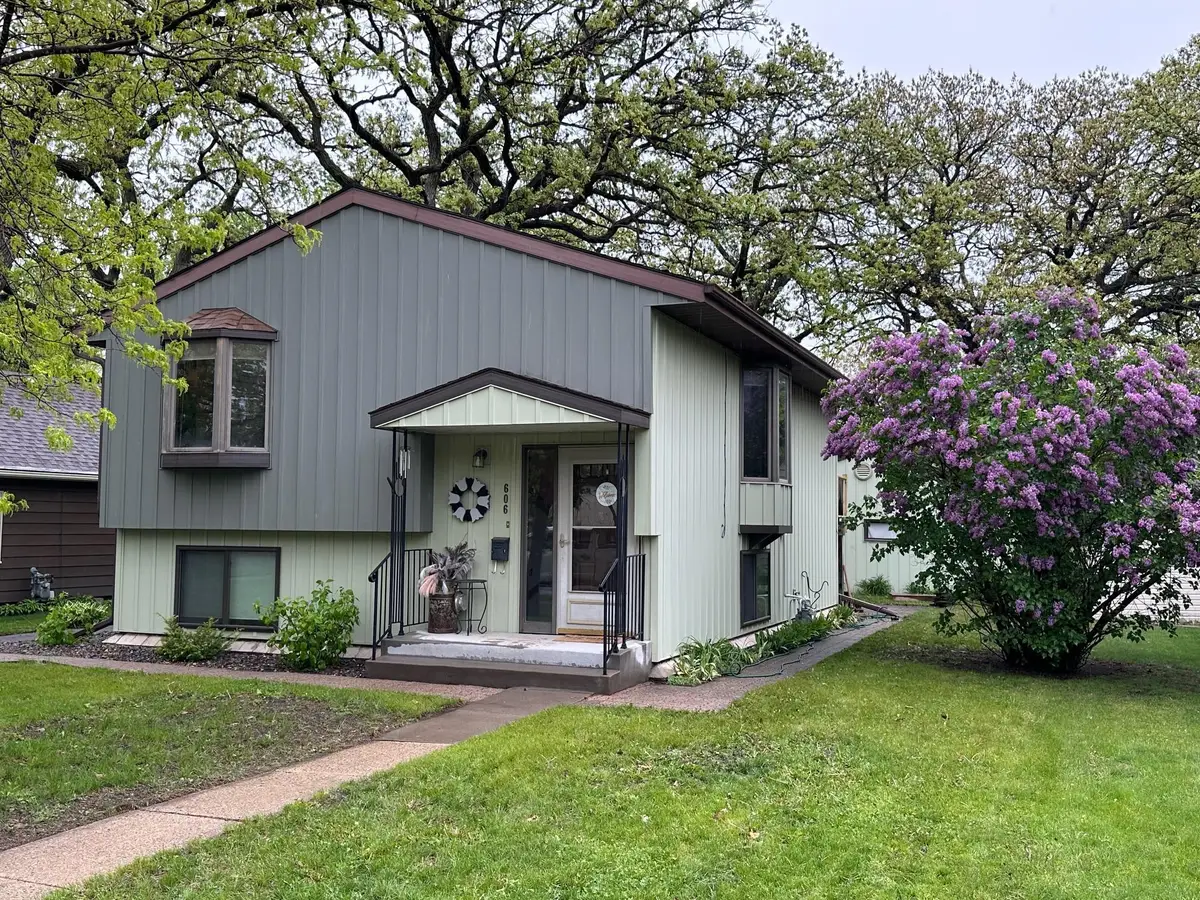 606 4th Avenue Ne, Saint Cloud, MN 56304 - #1
