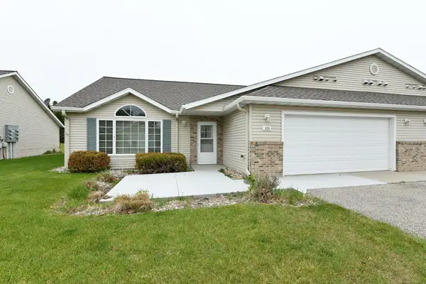 426 30th Street N, Moorhead, MN 56560