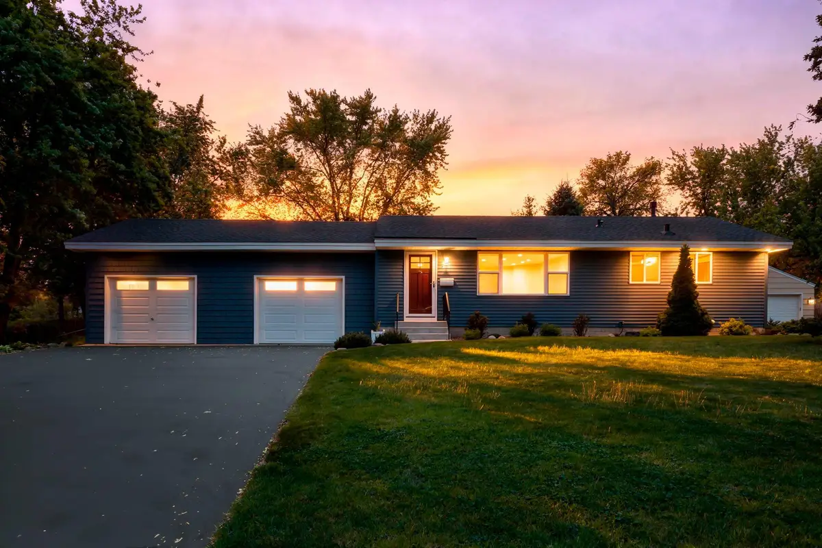 942 7th Avenue E, Shakopee, MN 55379 - #1