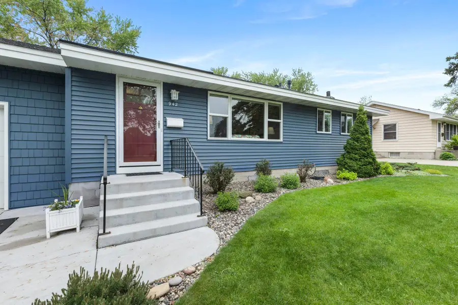 942 7th Avenue E, Shakopee, MN 55379 - #3
