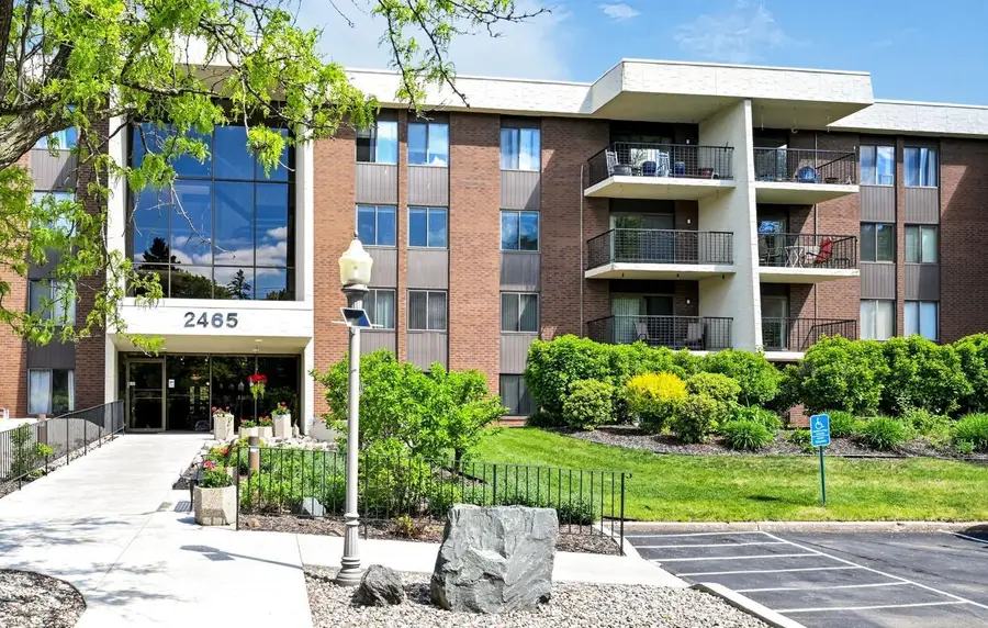 2465 Londin Lane E #106, Maplewood, MN 55119 - #2