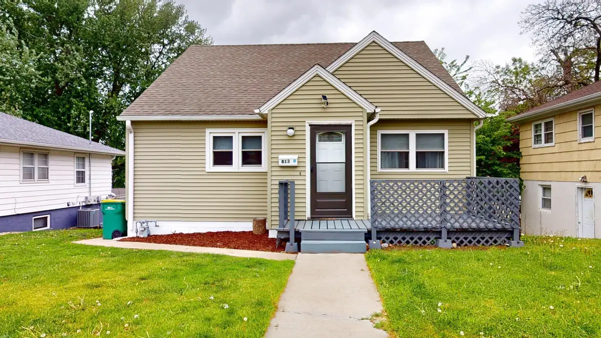 813 Pillsbury Avenue, Albert Lea, MN 56007 - #1