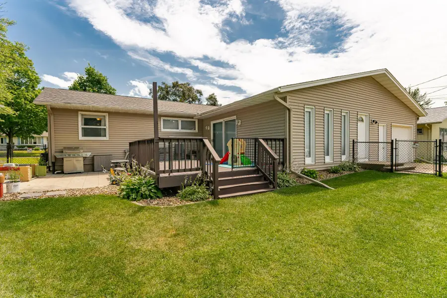 213 Division Street Ne, Chatfield, MN 55923 - #3