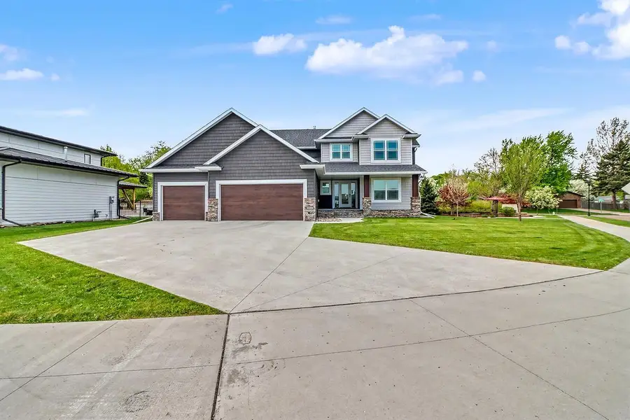 3521 Grandwood Drive N, Fargo, ND 58102 - #2