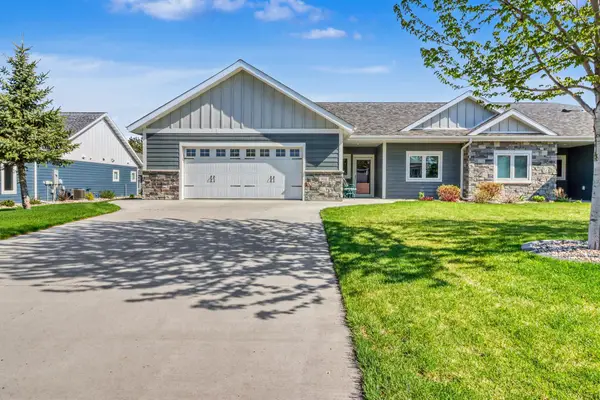 906 Lake Forest Circle, Detroit Lakes, MN 56501