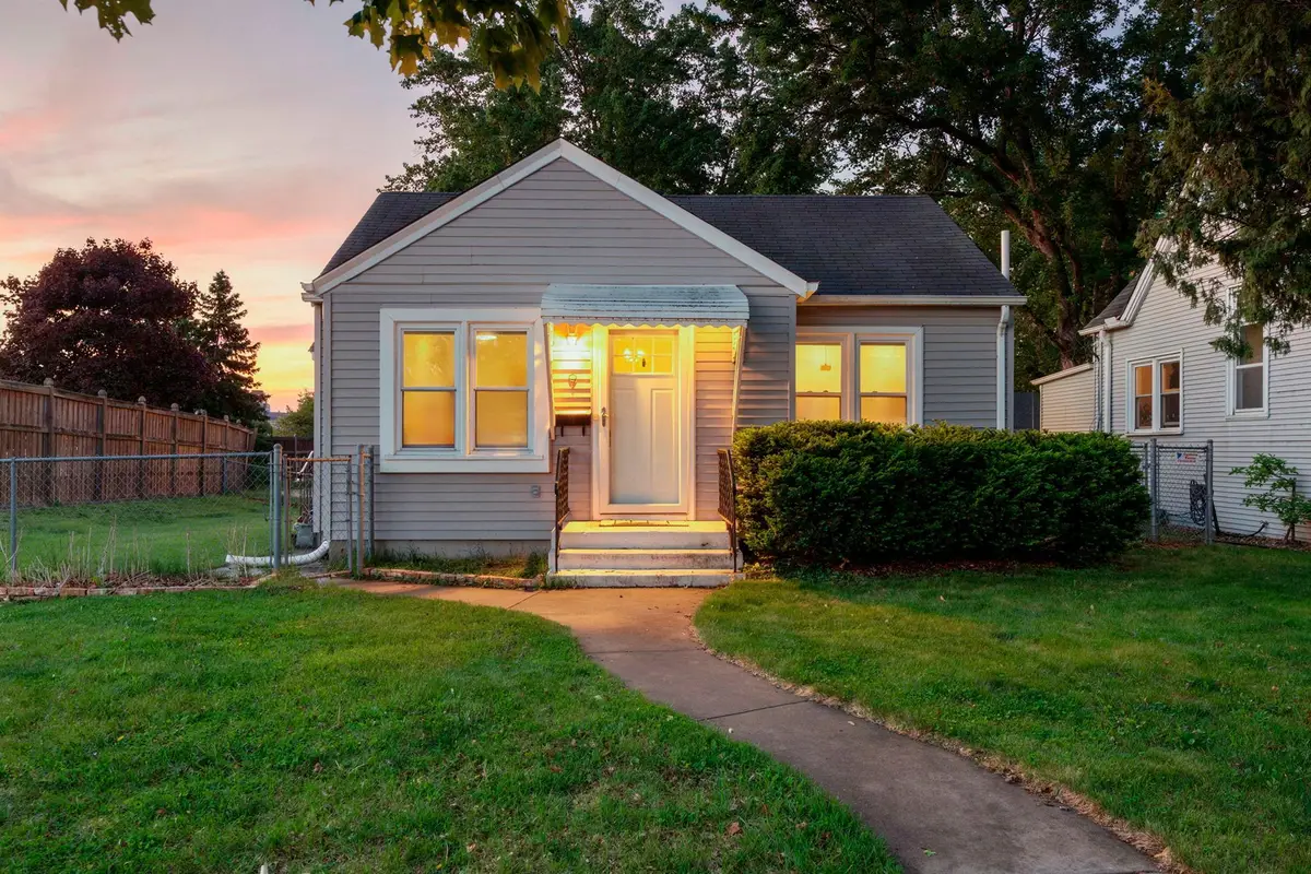 9 Van Buren Avenue S, Hopkins, MN 55343 - #1