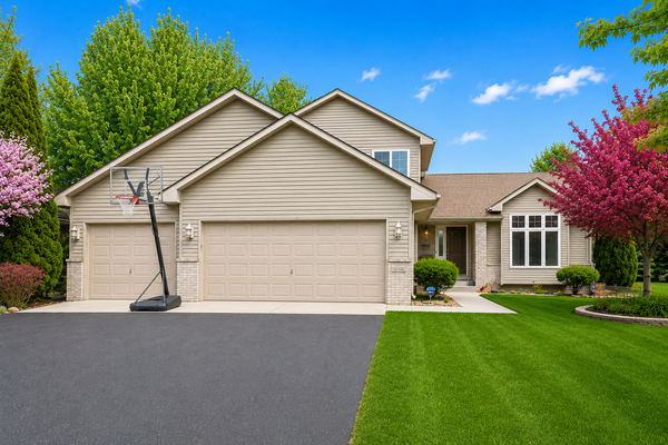 10106 Fernwood Lane N, Champlin, MN 55316