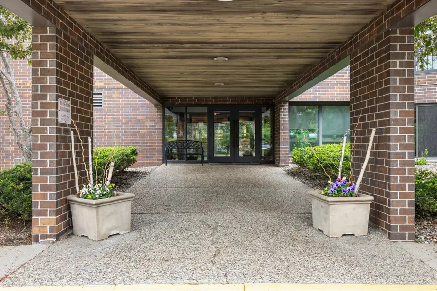 2275 Youngman Avenue #106W, Saint Paul, MN 55116 - #3