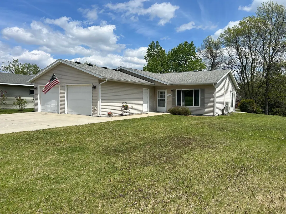 909 Oak Street, Alexandria, MN 56308 - #1