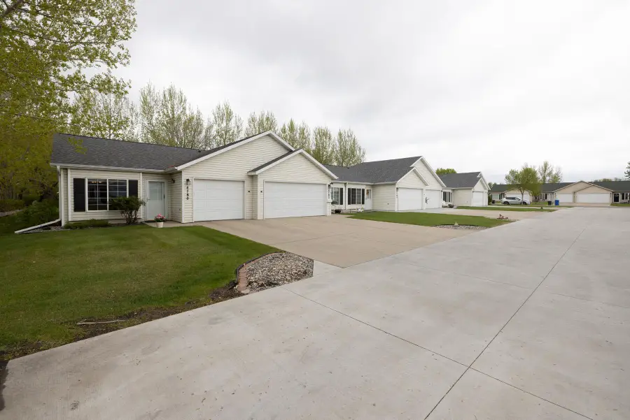 4780 10th Avenue S, Fargo, ND 58103 - #3