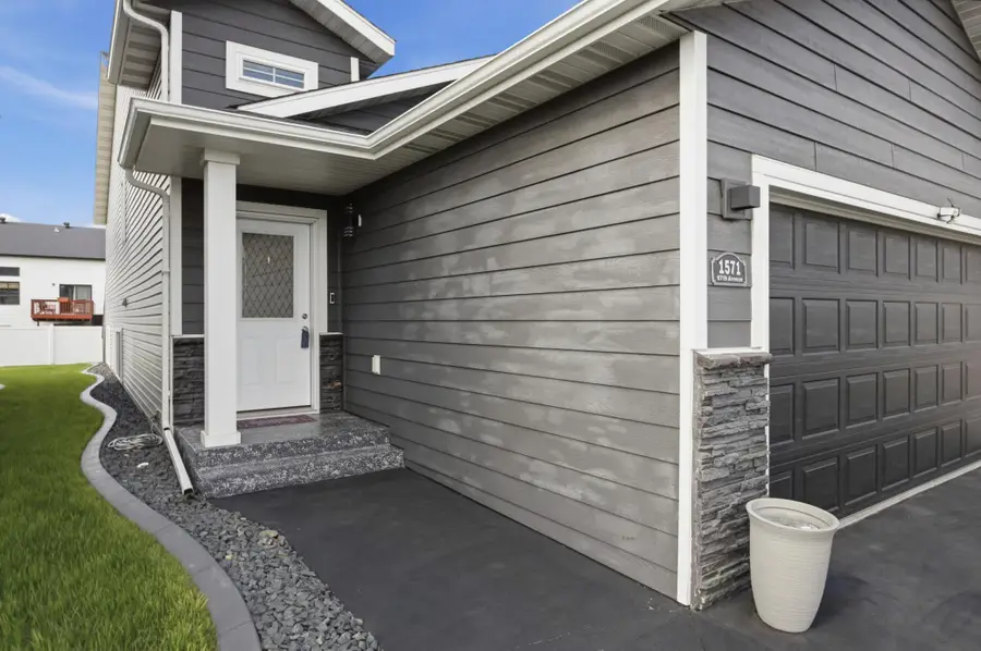 1571 67th Avenue S, Fargo, ND 58104 - #2