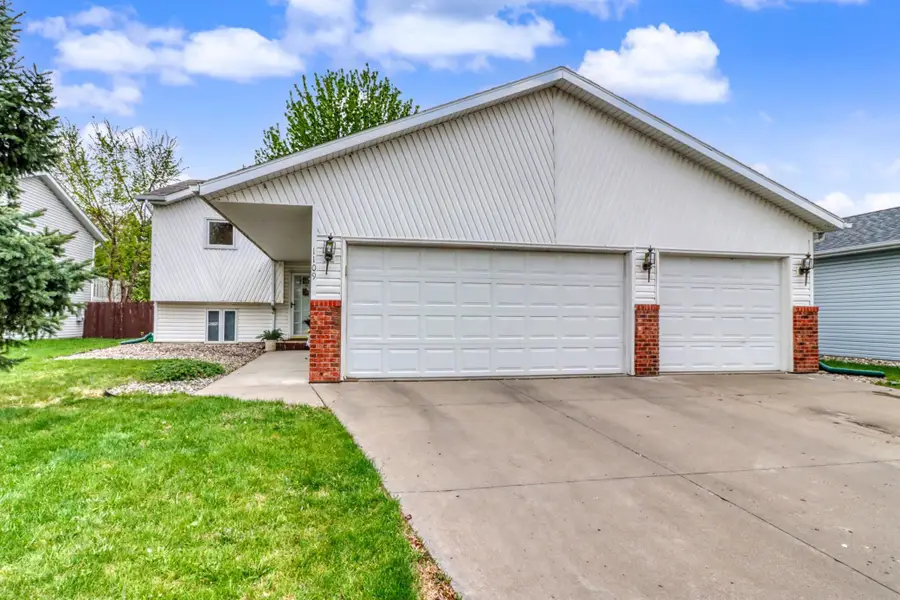 1109 4th Avenue E, West Fargo, ND 58078 - #2