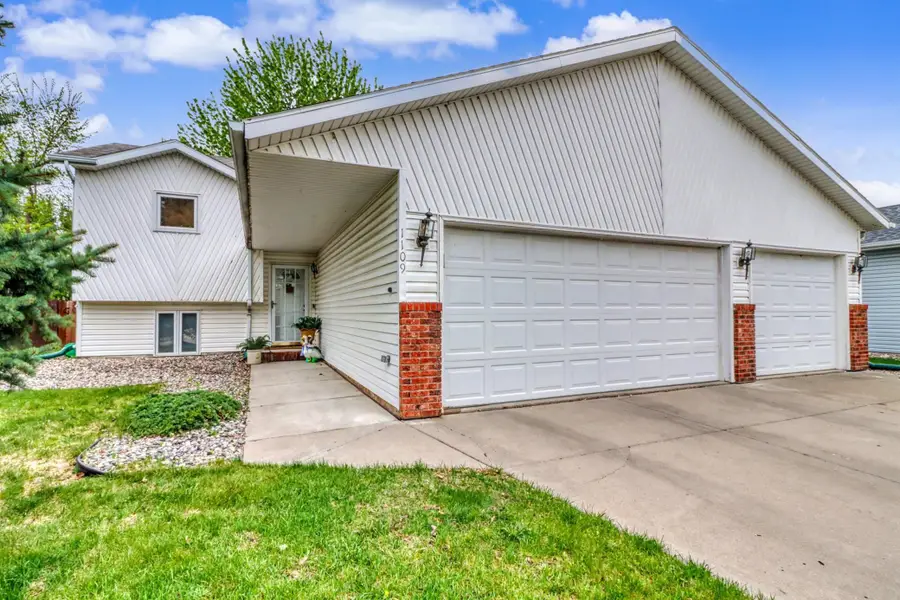 1109 4th Avenue E, West Fargo, ND 58078 - #3