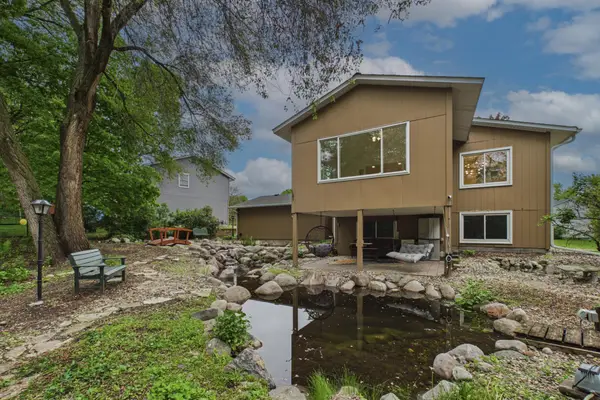 10460 Buckingham Drive, Eden Prairie, MN 55347