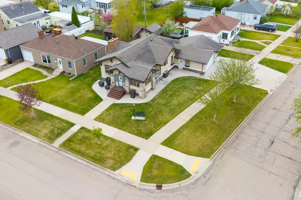 735 2nd Avenue Nw, Valley City, ND 58072