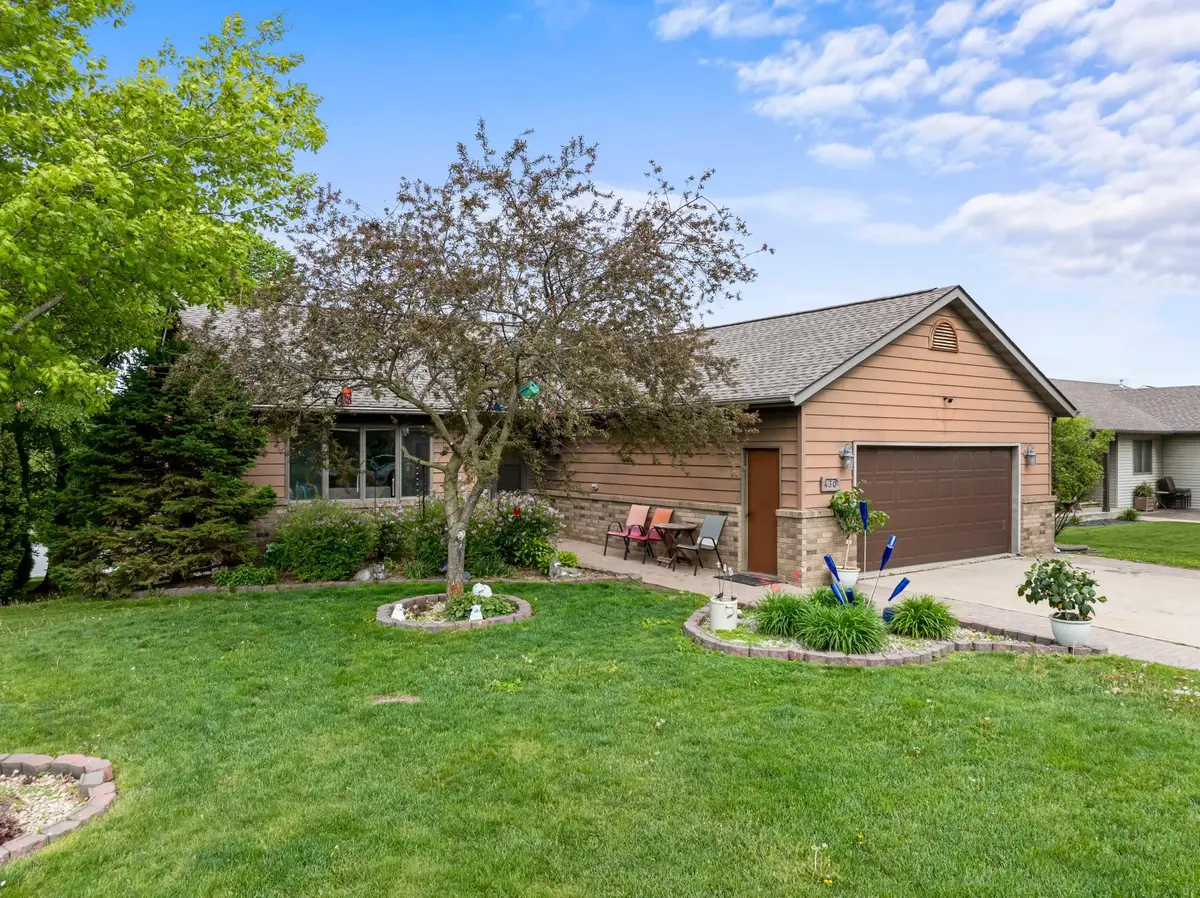 430 2nd Street Se, Plainview, MN 55964 - #1