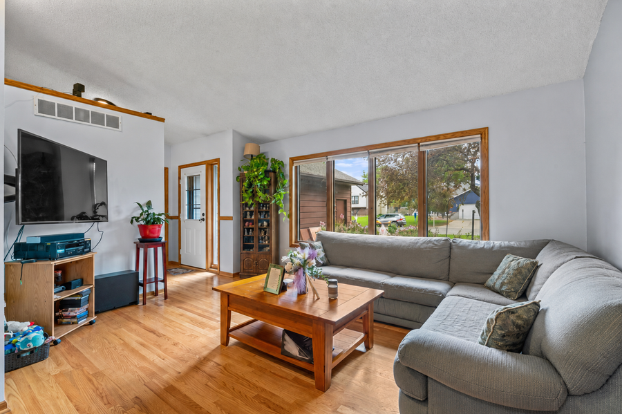 430 2nd Street Se, Plainview, MN 55964 - #3