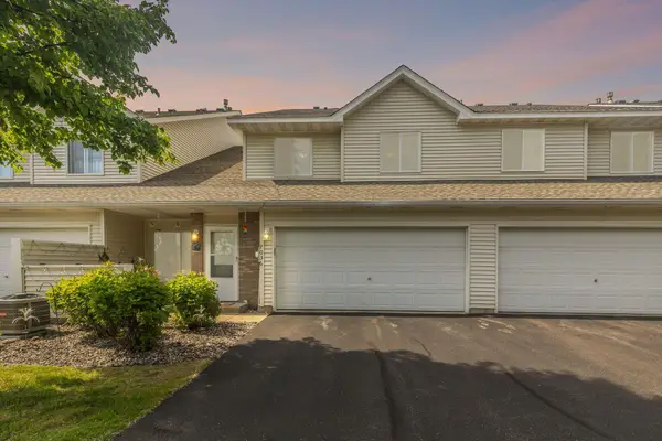 7036 49th Street N, Oakdale, MN 55128
