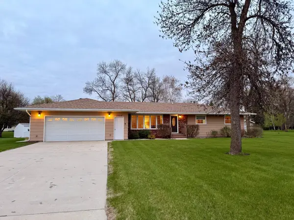 1228 Edgewood Drive, Thief River Falls, MN 56701