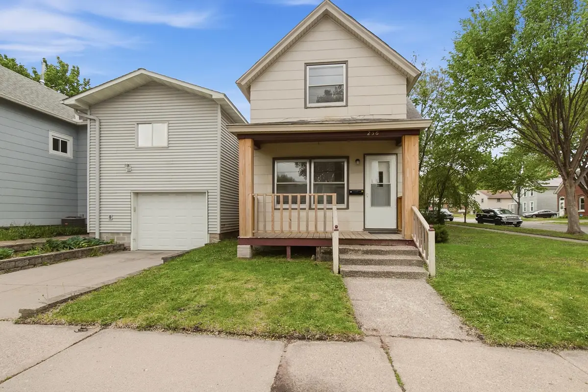 256 Rose Avenue W, Saint Paul, MN 55117 - #1