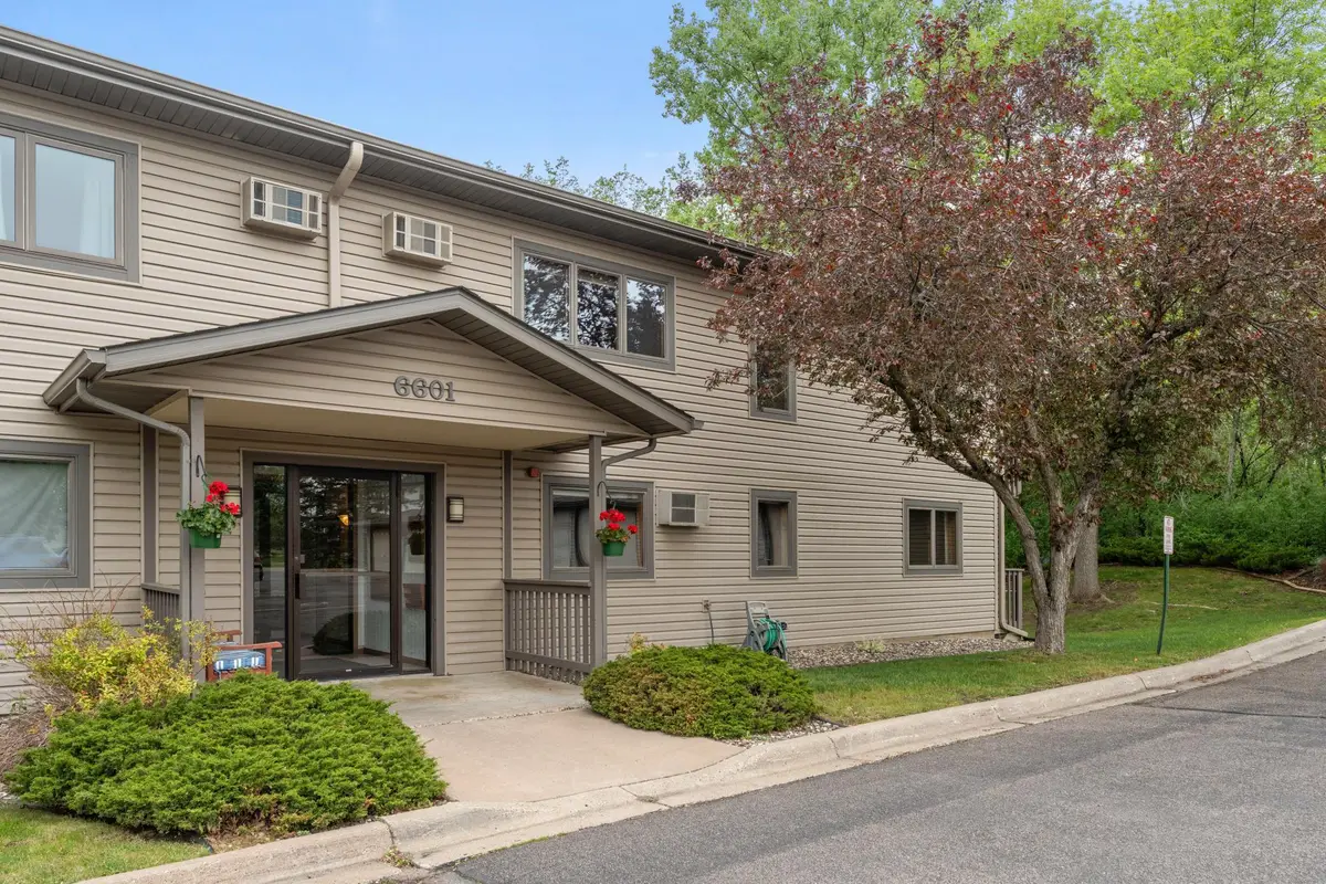 6601 Buckley Circle #109, Inver Grove Heights, MN 55076 - #1