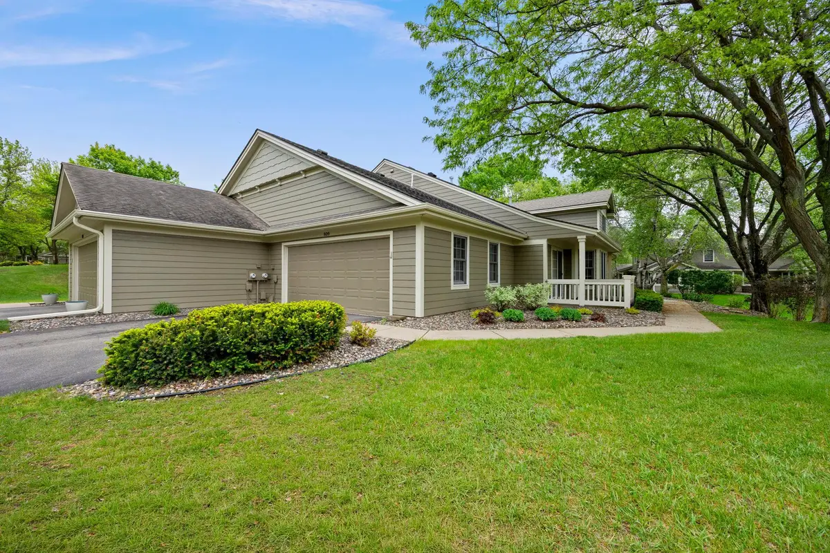 809 Ivy Lane, Eagan, MN 55123 - #1