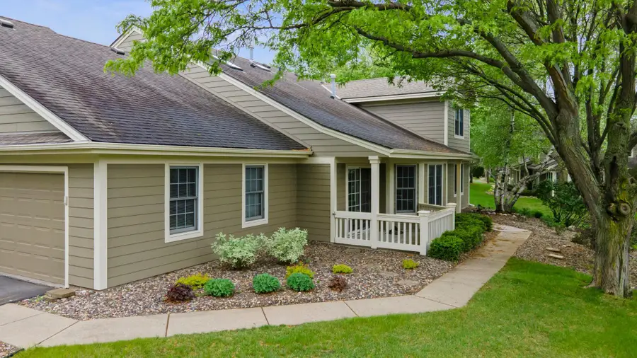 809 Ivy Lane, Eagan, MN 55123 - #2