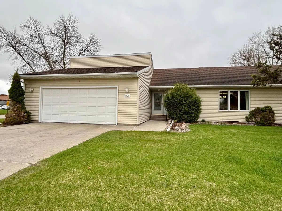 1304 Dale Street, Thief River Falls, MN 56701 - #1