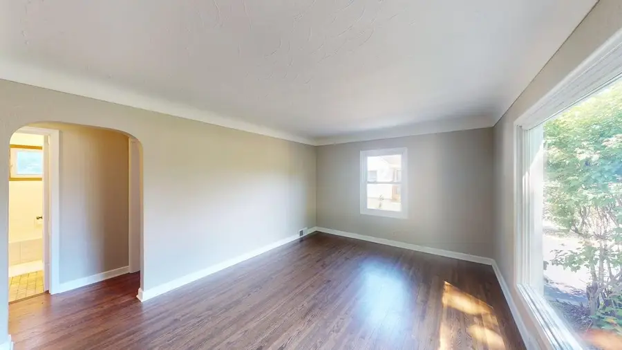1051 Burke Avenue W, Roseville, MN 55113 - #2