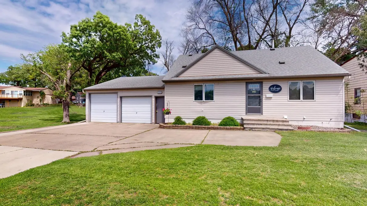 1112 Bridge Avenue, Albert Lea, MN 56007 - #1