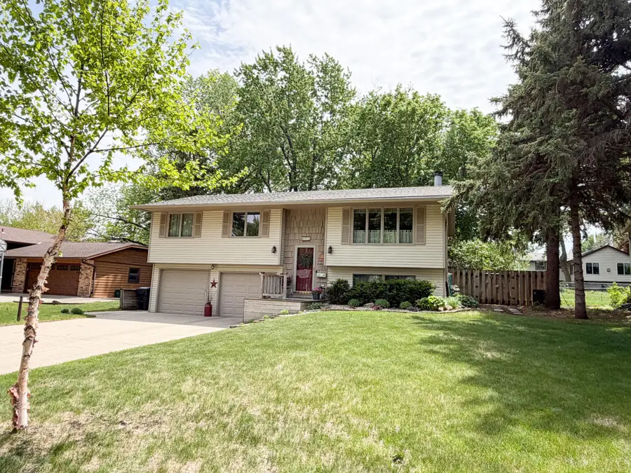 1925 Driftwood Avenue, Worthington, MN 56187 - #3