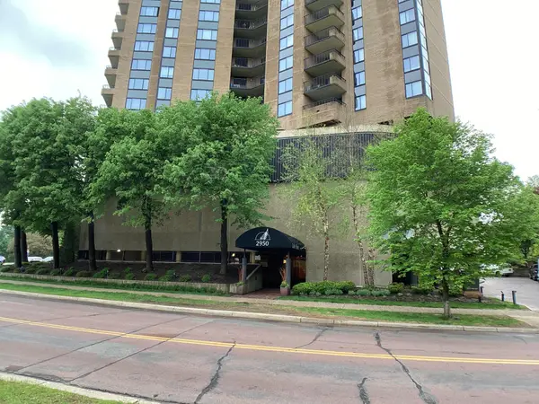 2950 Dean Parkway #604, Minneapolis, MN 55416