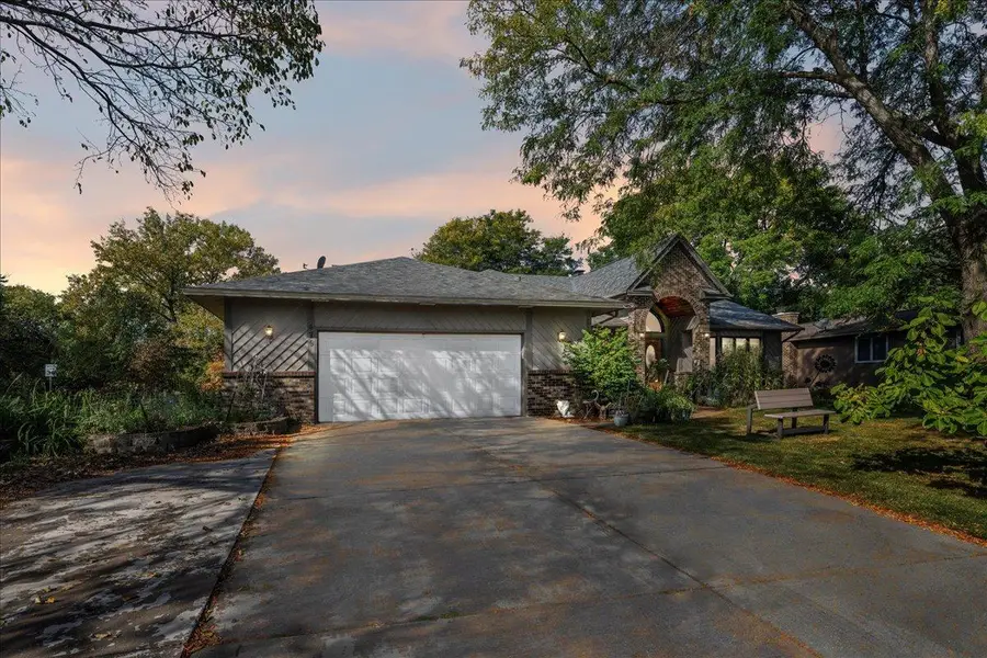 479 Mary Street S, Maplewood, MN 55119 - #2