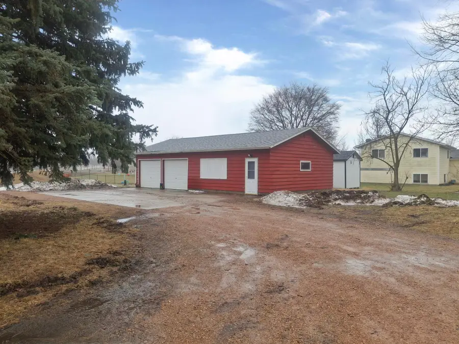 910 Golf Course Road Nw, Hutchinson, MN 55350 - #2