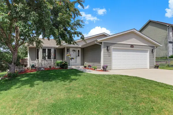 6666 12th Street N, Oakdale, MN 55128