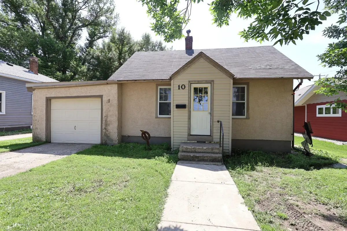 10 E 4th Street, Morris, MN 56267 - #1