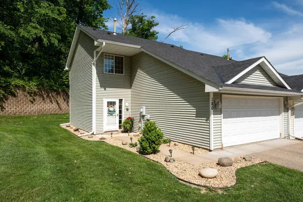180 Oakmont Lane, Red Wing, MN 55066