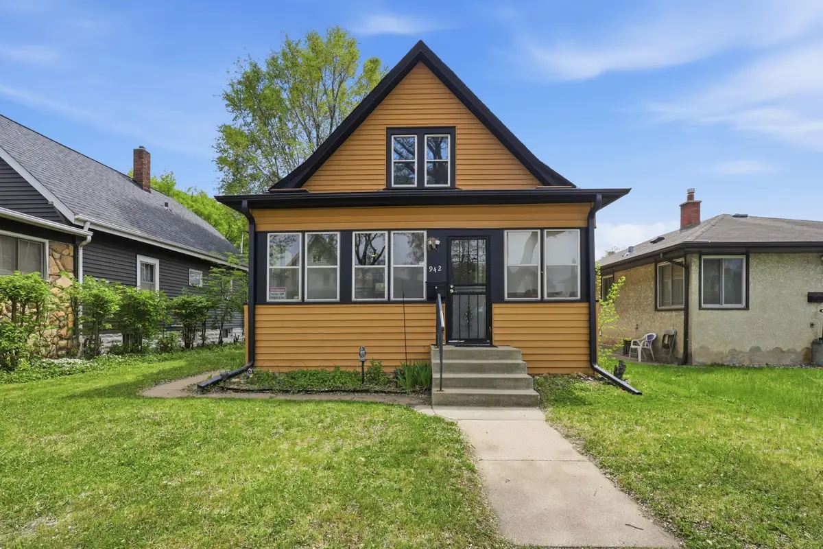 942 Central Avenue W, Saint Paul, MN 55104 - #1