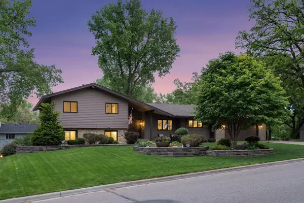 10110 Oak Shore Drive, Lakeville, MN 55044