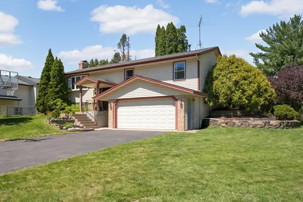 14895 Easter Avenue, Apple Valley, MN 55124