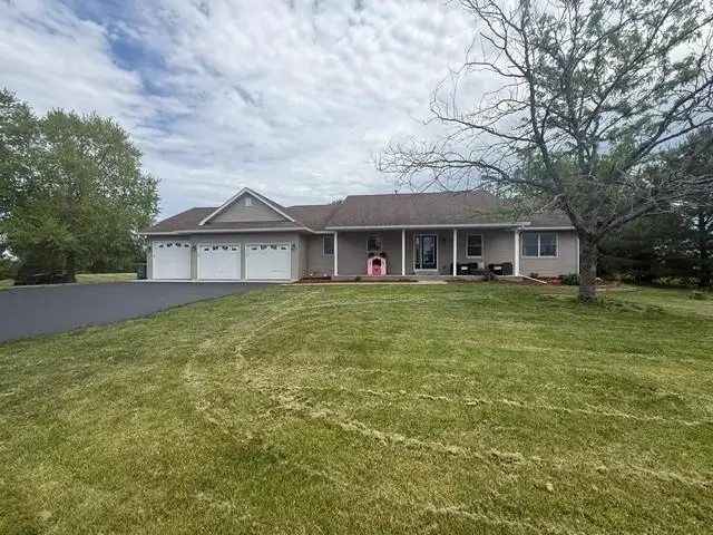 545 Kreuziger Road, Roberts, WI 54023 - #2