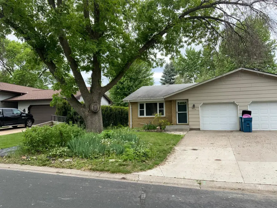 954 Miller Street S, Shakopee, MN 55379 - #2