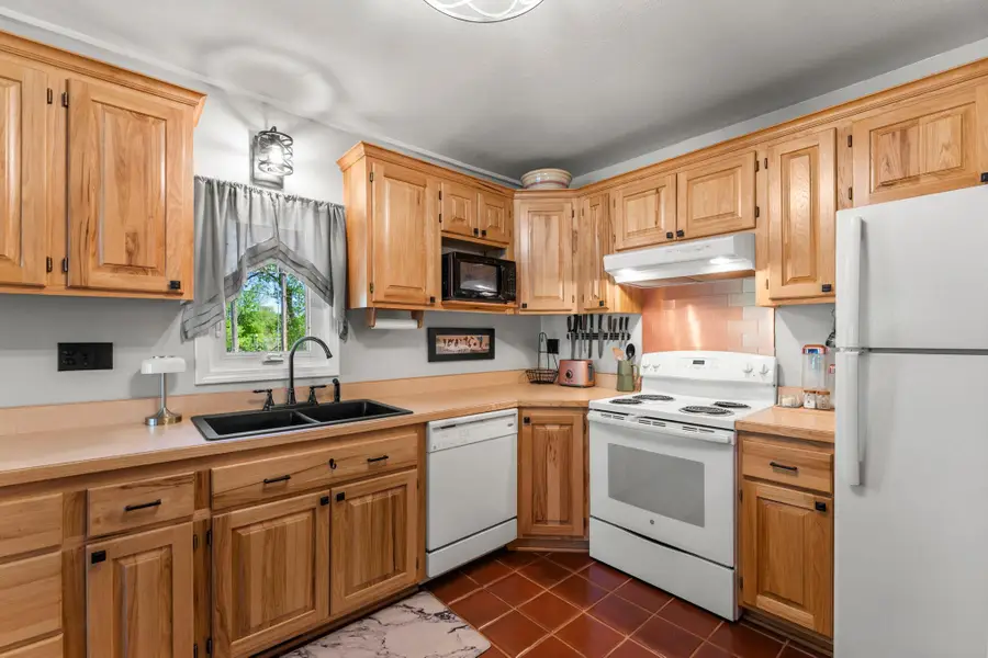 820 Ashland Street S, Cambridge, MN 55008 - #3