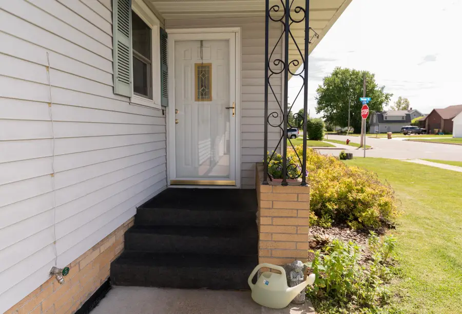 374 W Vine Street, Mondovi, WI 54755 - #3