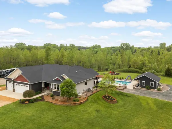 8662 240th Street E, Lakeville, MN 55044