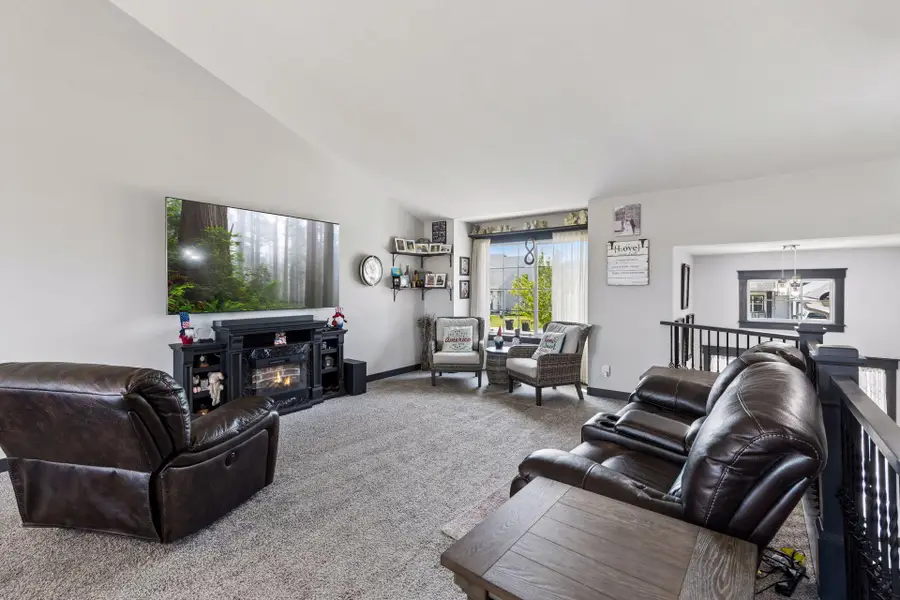 2809 213th St, Farmington, MN 55024 - #2