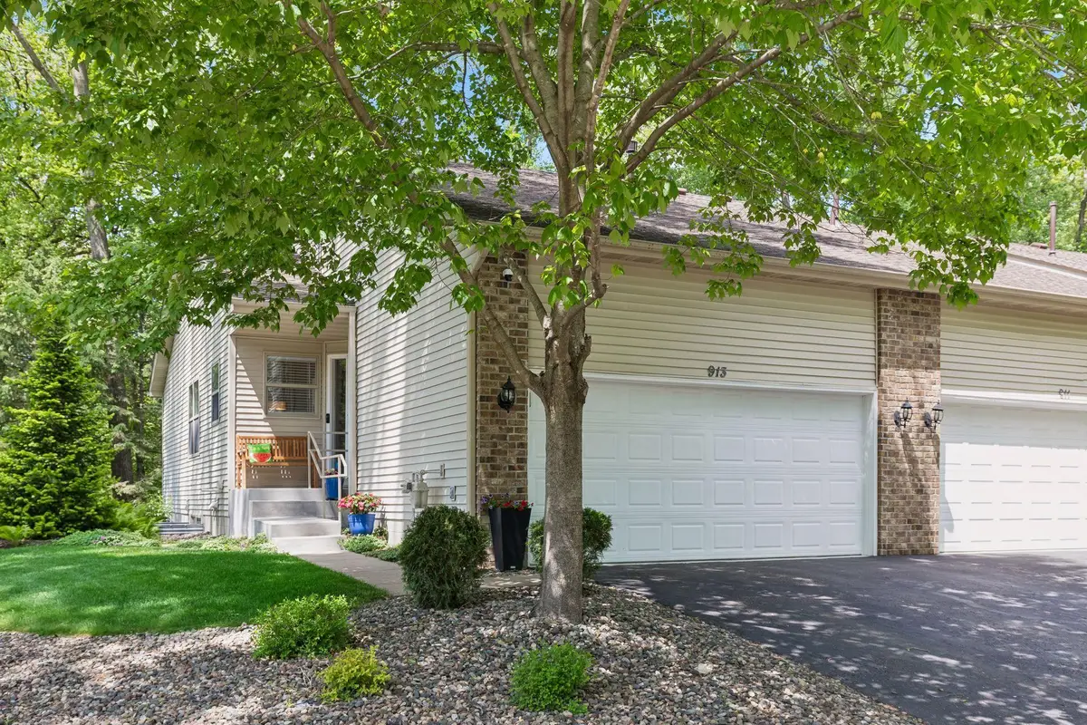 913 Oakwood Heights Circle, Eagan, MN 55123 - #1