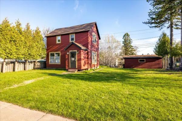 520 7th Avenue, Two Harbors, MN 55616