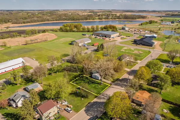 507 E 2nd Avenue, Osakis, MN 56360